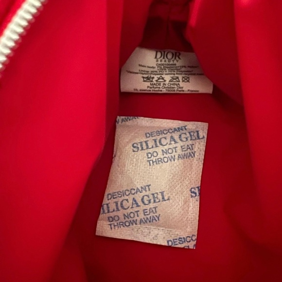 Dior makeup red pouch with box - Picture 7 of 7